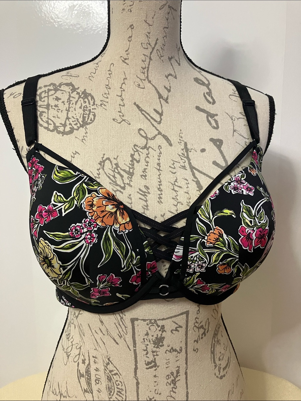 Torrid XO Plunge Push-Up Bra Sz 40C in Sketchy Garden Floral Rich Black - Picture 3 of 4